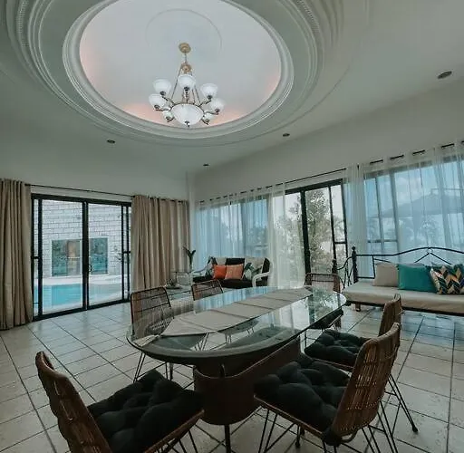 Casa Vista By Hooga * Talisay (Cebu)